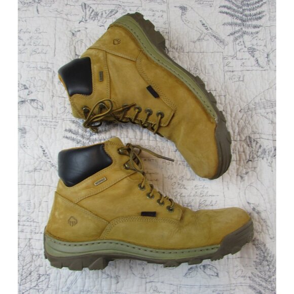 MENS WOLVERINE LEATHER BOOTS- 6\
